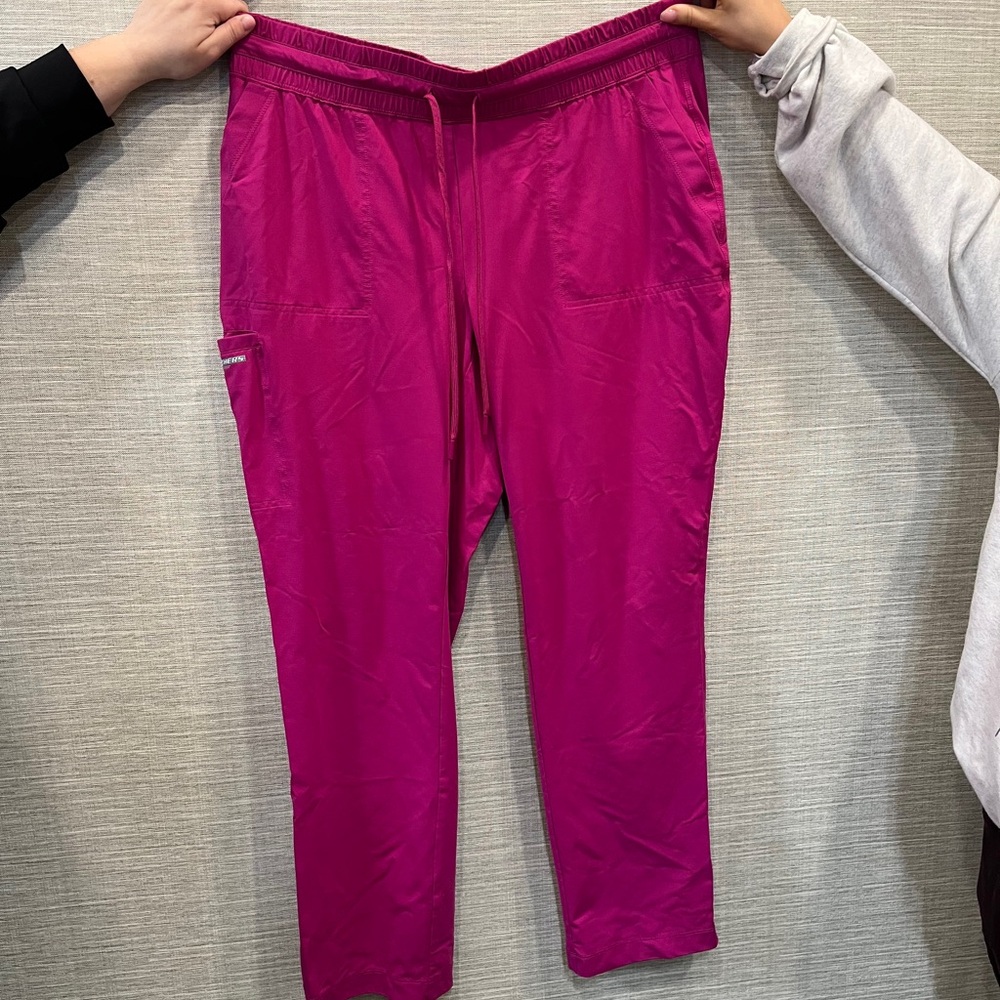 Sketchers hot pink scrubs top 3xl bottoms 2xl